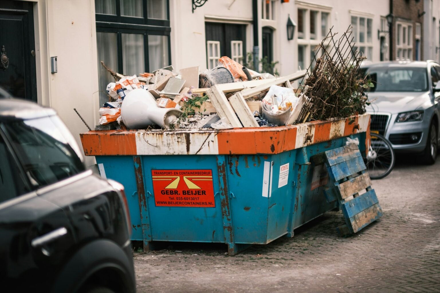 Rubbish clearance skip